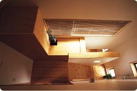 【高低差を感じる視点を設けて】