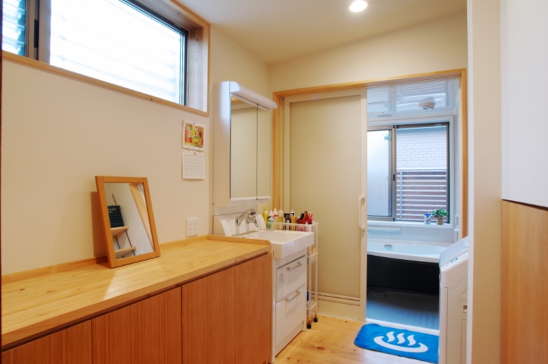 バリの家具が似合う家