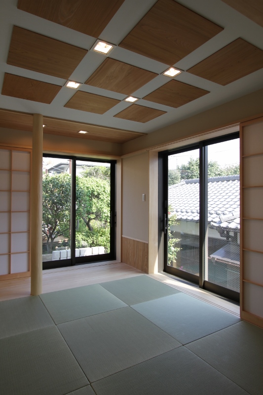 古材を天井に再利用
