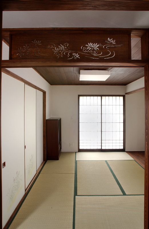 古材とアンティーク照明