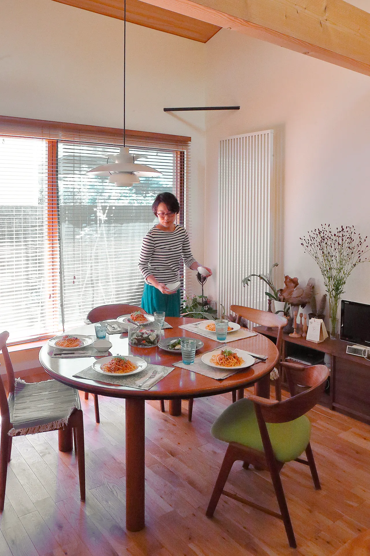 ダイニング食卓風景のイメージ